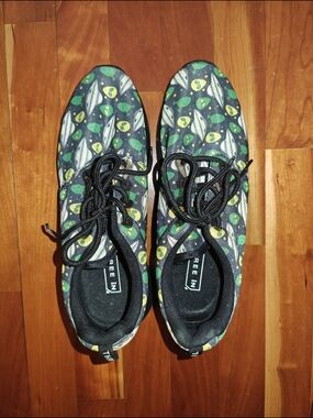 Free In Women's Green Patterned Athletic Shoes